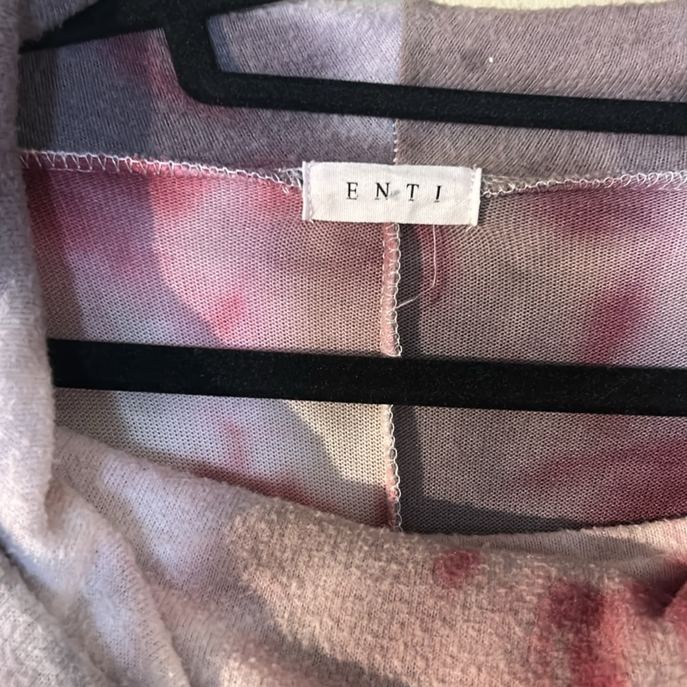 ENTI Sweater - Picture 3 of 4